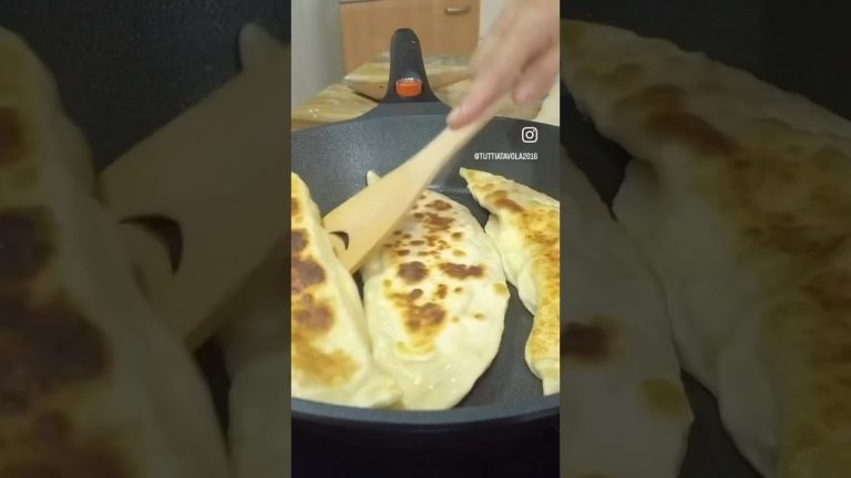 SOLO FARINA ACQUA e SALE per iCALZONI in PADELLA senza lievito FACILIE VELOCI