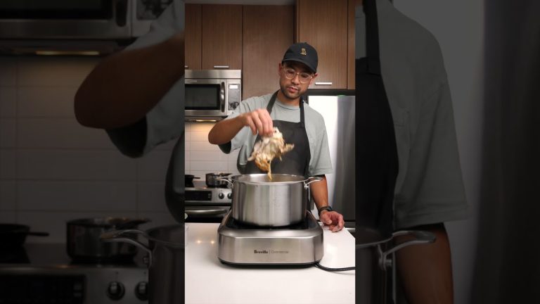 EASY CHICKEN NOODLE SOUP [RECIPE]