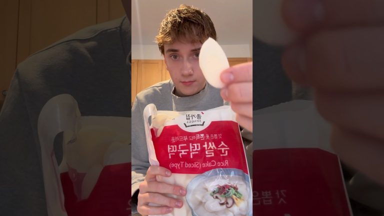 Rice cake soup for the Lunar New Year