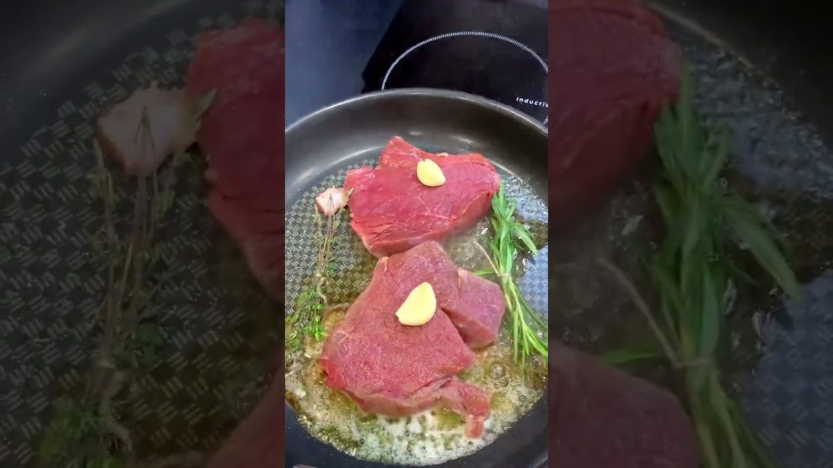 Сочный стейк из говядины, быстро, вкусно и красиво