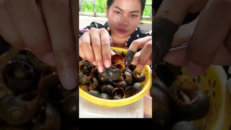 snail so yummy , snails recipe , seafood snails #shorts #short #eating 156