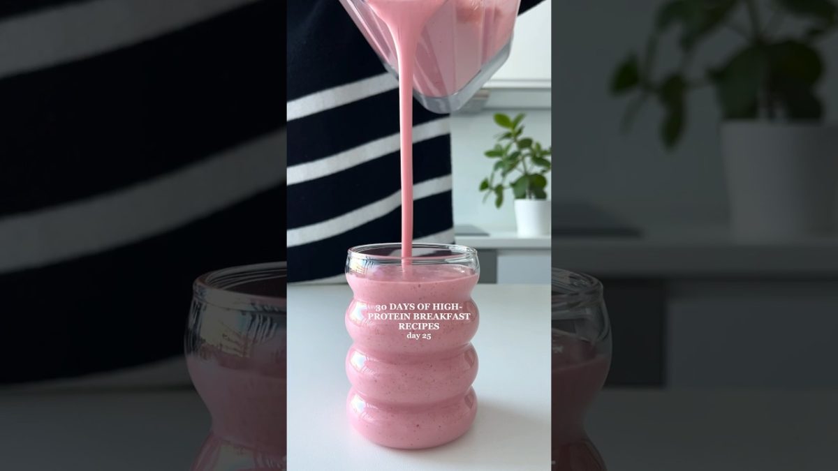 Healthy & High-protein Raspberry Smoothie – no protein powder😍 #healthyrecipes #highprotein