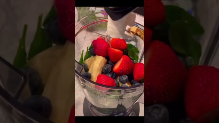 Healthy smoothie/ healthy breakfast/ healthy drink