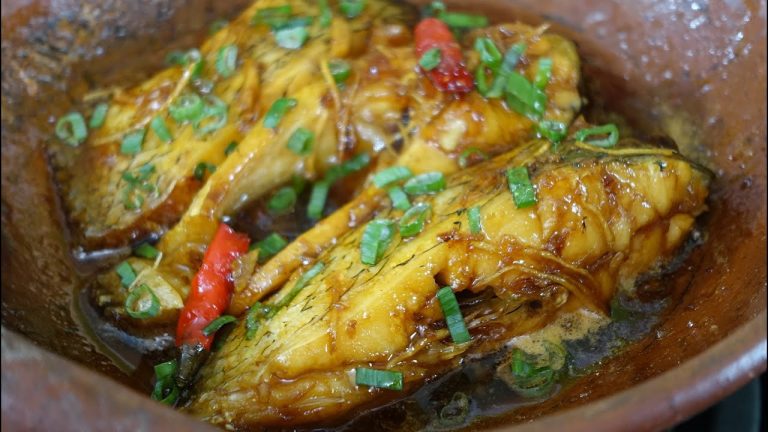 Cá kho – Vietnamese Caramelized Fish | Helen's Recipes