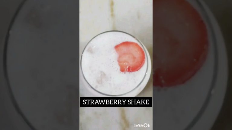 STRAWBERRY SMOOTHIE |STRAWBERRY SMOOTHIE |EASY RECIPE | #shorts #viral