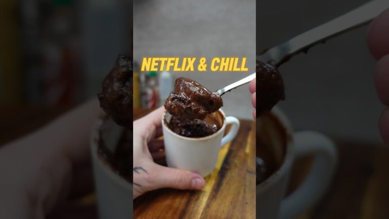 Le Dessert pour Netflix & Chill !! 🤤🍫 #recette #mugcake #netflixandchill #dessert #seizemay #food