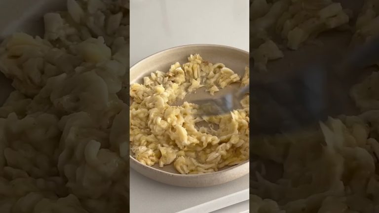 ONE PAN chocolate chip banana bread oatmeal bake #recipe #healthy