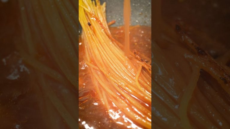 今更作る、暗殺者のパスタ #shorts #spaghetti