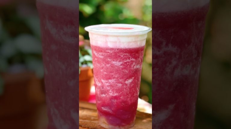 ទឹកទទឹមក្រឡុកជាមួយទំពាំងបាយជូរ( pomegranate smoothie for with grapes) ^~^ #yumyum #ឆ្ងាញ់ទៀត #shorts