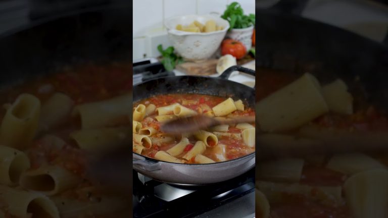 One-Pot Creamy Tomato & Basil Pasta w/ @RedGoldTomatoes #feedfeed #ad #shorts