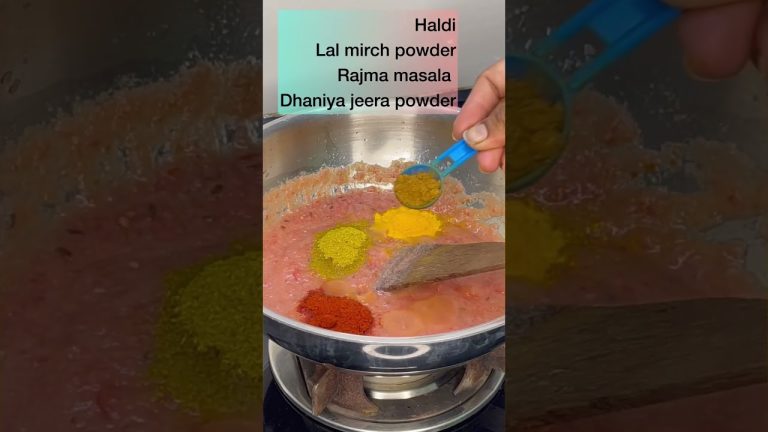 Satisfying lunch 🥗😋 #lunchrecipe #youtubeshorts #rajmachawal #foodshorts