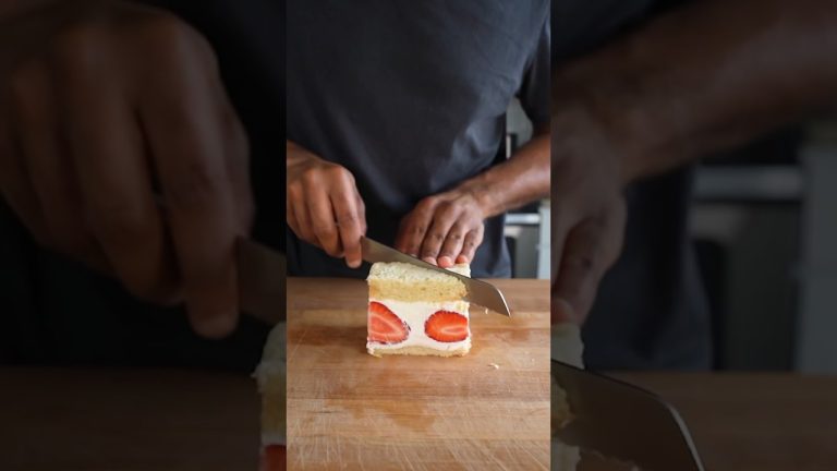 Japanese Strawberry Sandwich is a recipe we should ALL have