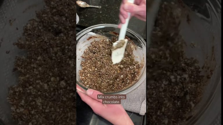 CANADIAN DESSERT?! Must-try Nanaimo Bar recipe! #shorts #dessert #recipe #chocolate