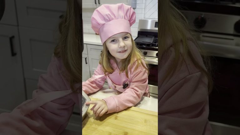 JOY'S FAMOUS DOLE WHIP #shorts #food #smoothie #icecream #dolewhip #pineapple #honeyimahomechef