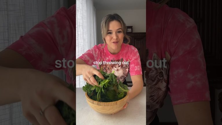 Stop throwing away those wilting greens 🥬🌱💅🏼 #shorts #recipe