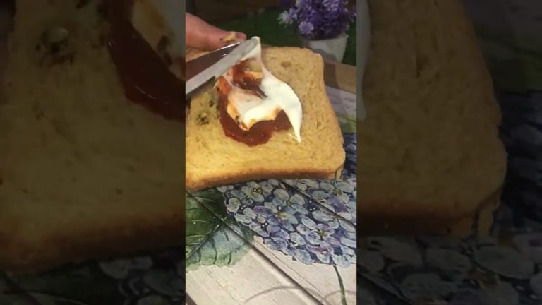 ऐसे try किया? | cheesy garlic bread | #shorts