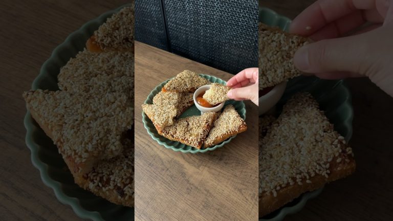 Better than takeout prawn toast! 🥡#shorts #prawnrecipe #prawns #easyrecipe #toastrecipes #seafood