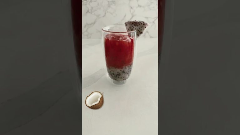 Delicious Dragon fruit drink!#dragonfruit#watermelonjuice#viral#asmr#freshjuice#shorts#valentinesday