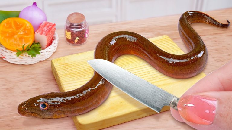 Seafood Sushi Unagi Recipe 🌸 How To Make Delicious Miniature Japanese Eel Sushi  🍣 Tina Mini Cooking