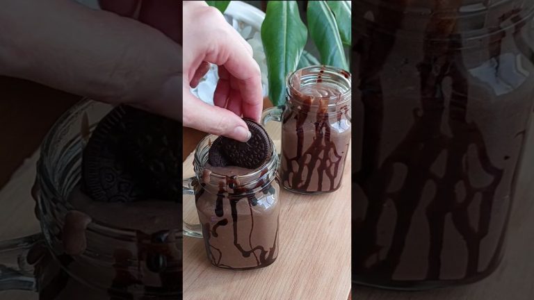 This is the best chocolate shake I have ever eaten😋😍#Chocolate shake#easy shake#Shorts