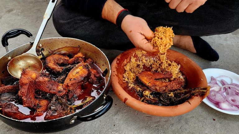 Kashmiri Saag Aur Rohu Machli | Kashmiri Saag Fish Curry | Kashmiri Style Saag Rohu Fish Recipe