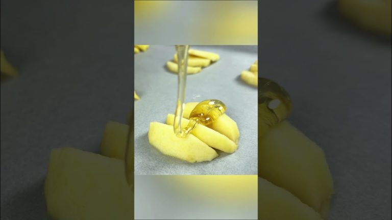 Easy Apple Turnovers Recipe | Flaky Puff Pastry & Cinnamon Apple Filling #cooking #recipe #dessert