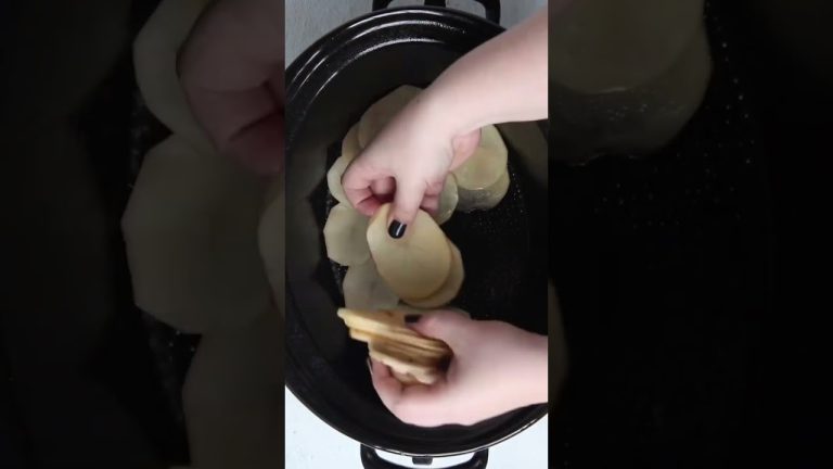 Crockpot Cheesy Ground Beef Potato Casserole Recipe #slowcooker