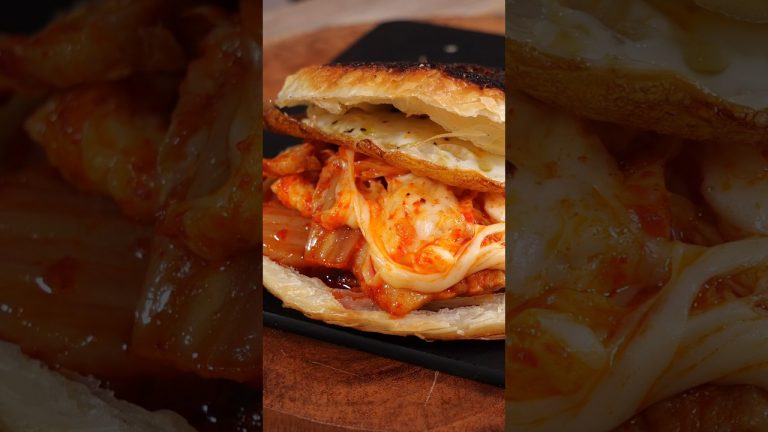 chinese burger with pork kimchi 🍔 #food