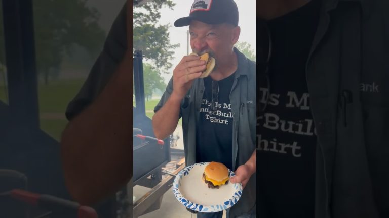 Making Some Freaking Good Onion Burgers #smokerbuilder #bbq #bbqsmoker