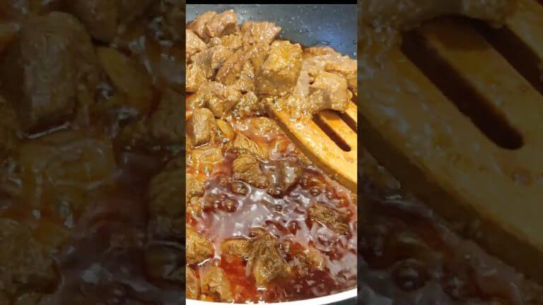 Beef Korma Recipe | #SHORTS | #YTSHORTS | Bushra Ka Kitchen 2020
