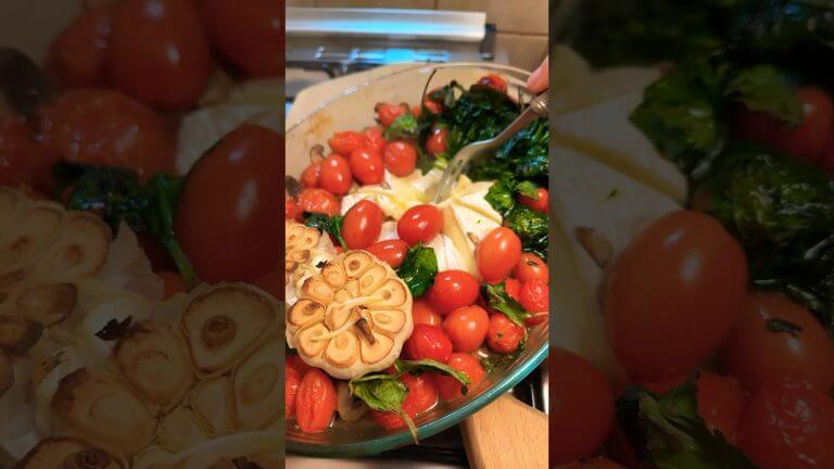 Camembert Greek Pasta 🍅🍄🧀🧄🍝