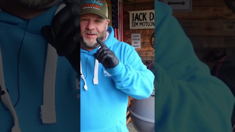 HOW TO CLEAN MOLD OFF YOUR BBQ GRILL GRATES #bbq #shorts #foodie #brothersofthegrill