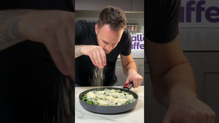 😎 PASTA ZERO STRESS EPISODIO 2 –  MEZZI PACCHERI SPINACI e TALEGGIO🔥💚 #Shorts