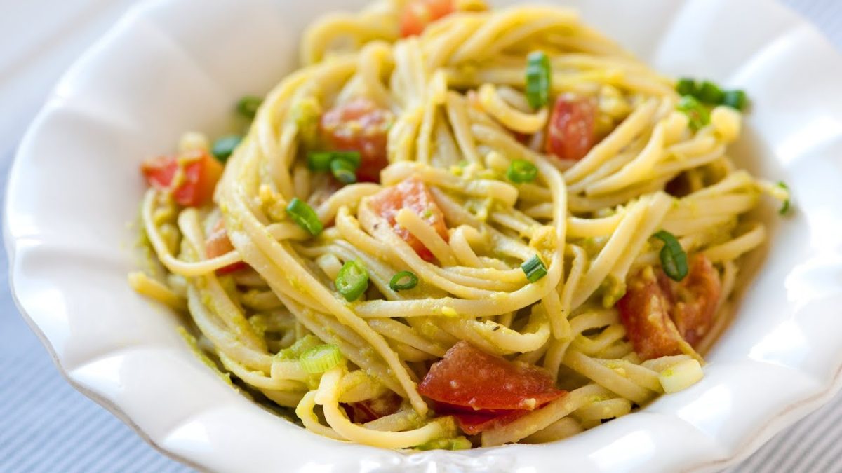 How to Make Avocado Pasta in 15 minutes! – Quick and Easy Avocado Pasta Recipe