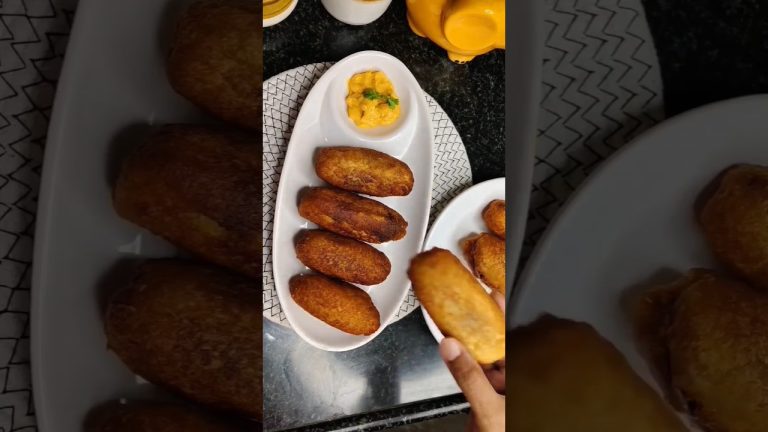 bread pakora recipe😋#recipe #youtubeshorts #shortsfeed #shots #kannadarecipes #rajaniaduge