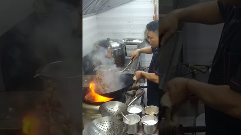 Respect cooking 💪💪 #food #sushiworld #seafood