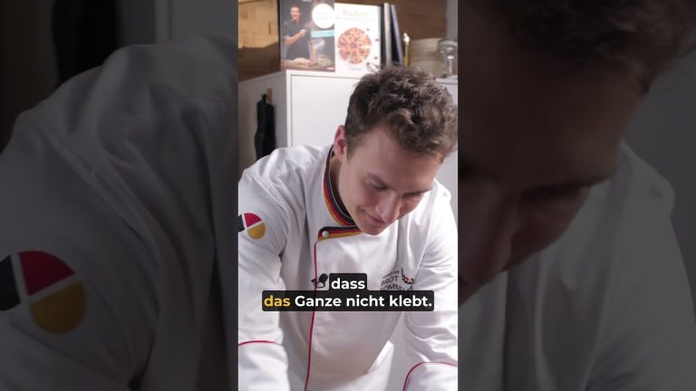 Klebriger Roggenteig formen – Roggenbrot formen #shorts #marcelpaa #breadnando