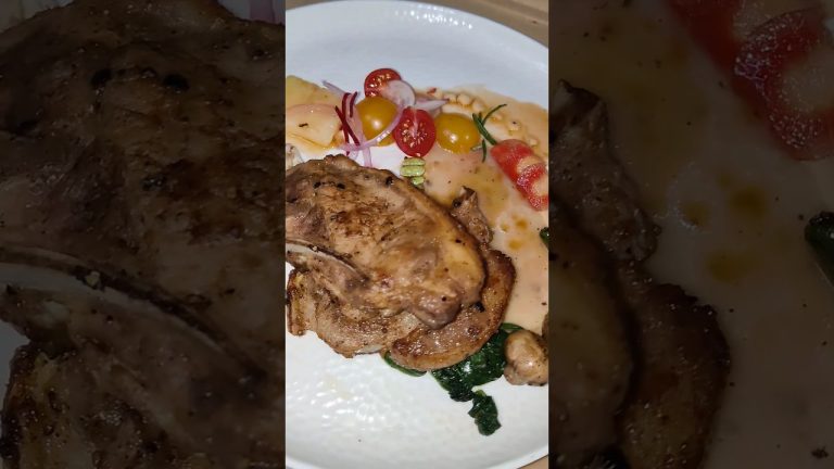 Pork chops with peppercorn sauce and stir fried veggies #shorts #pork #youtubeshorts