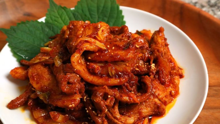 Spicy Korean Stir-Fried Pork (Dwaejigogi-bokkeum: 돼지고기볶음)
