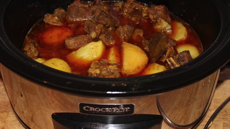 Crockpot (Slow cooker) Beef Curry- Easy