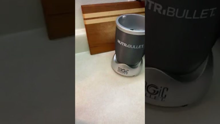 BLUEBERRY & AVOCADO SMOOTHIE