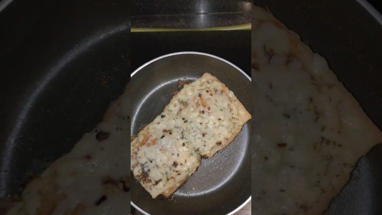 Cheese Sandwich | Bread mini pizza 😋🍕 #shorts #food # pizza #cooking #meeradihatti #asmr