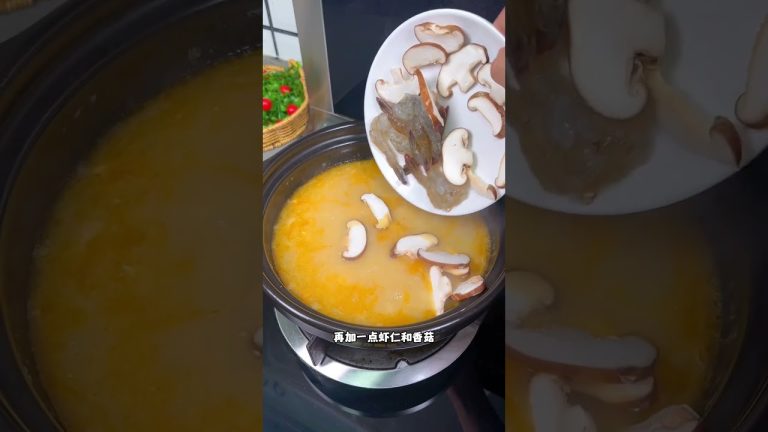 咸蛋和海鲜粥真的很配，一定要去试试#美食 #美食教程 #food