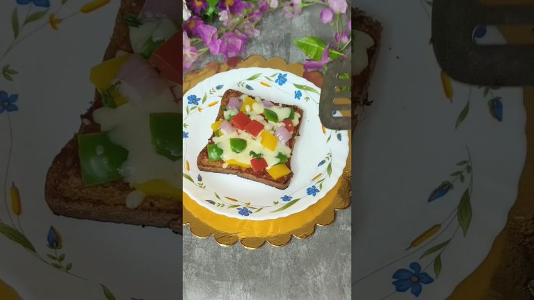 Bread pizza 🍕#pizza#breadpizza #shorts #viral#recipe #tranding