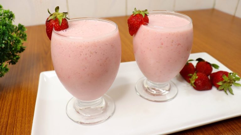 Refreshing Strawberry Smoothie Recipe | Iftaar Special Drink #Shorts #YouTubeShorts
