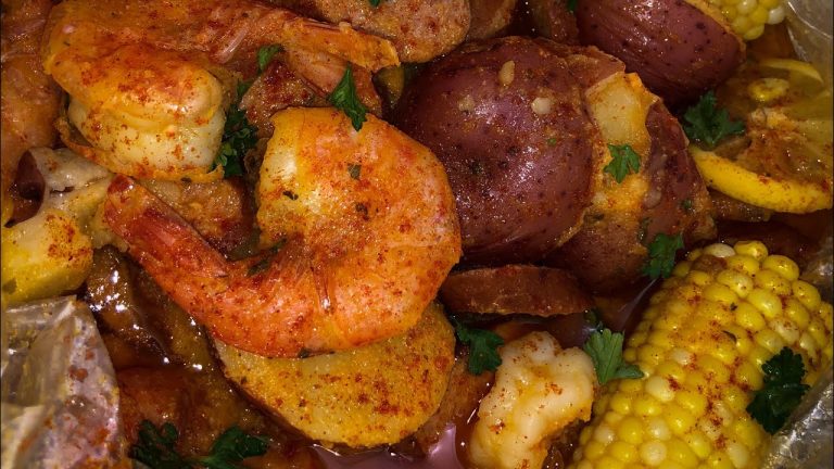 Quick and Easy Seafood Shrimp Boil Recipe| How to make a seafood boil| Seafood Sauce Recipe|