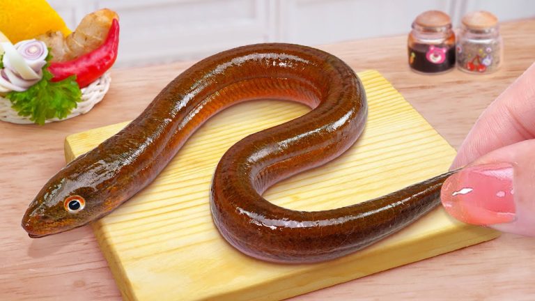 Unbox A Mystery Box 📦 Best Seafood Recipe 🤗Miniature Grilled Eel Lemongrass by Tina Mini Cooking🍋