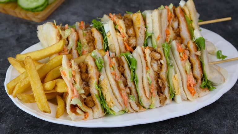 চিকেন ক্লাব স্যান্ডউইচ রেসিপি ॥ Chicken Club Sandwich Recipe ॥ Club Sandwich Recipe