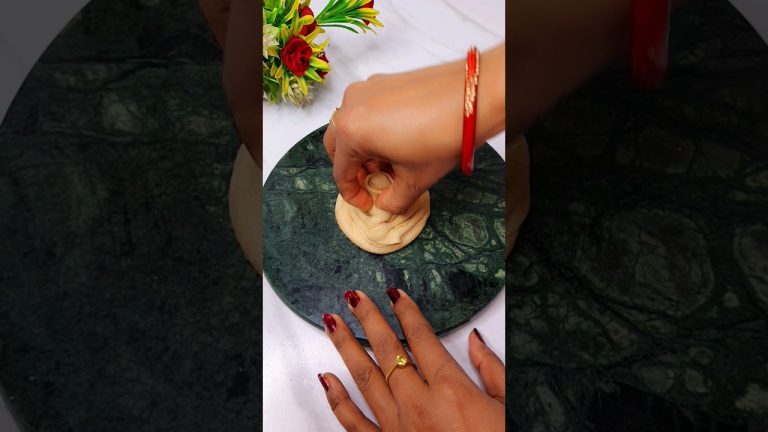 New style layered paratha l paratha #shorts #shortsfeed #ytshorts #lachhaparatha #trending #viral