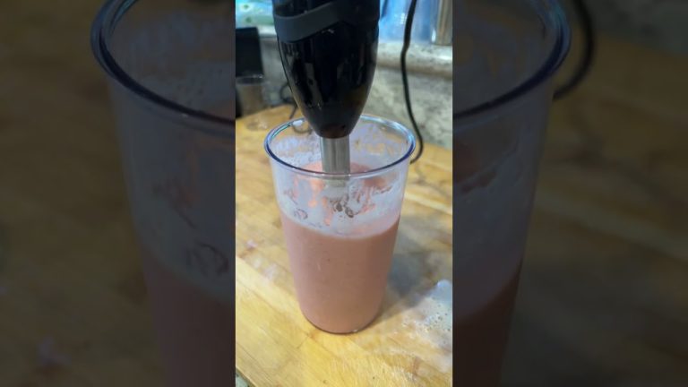 How to make a thick peach pineapple smoothie #drink #fruit #homemade